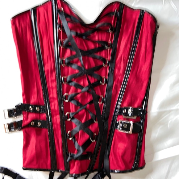 COPY - FREDERICKS OF HOLLYWOOD RED AND BLACK CORSET XL - Picture 5 of 5